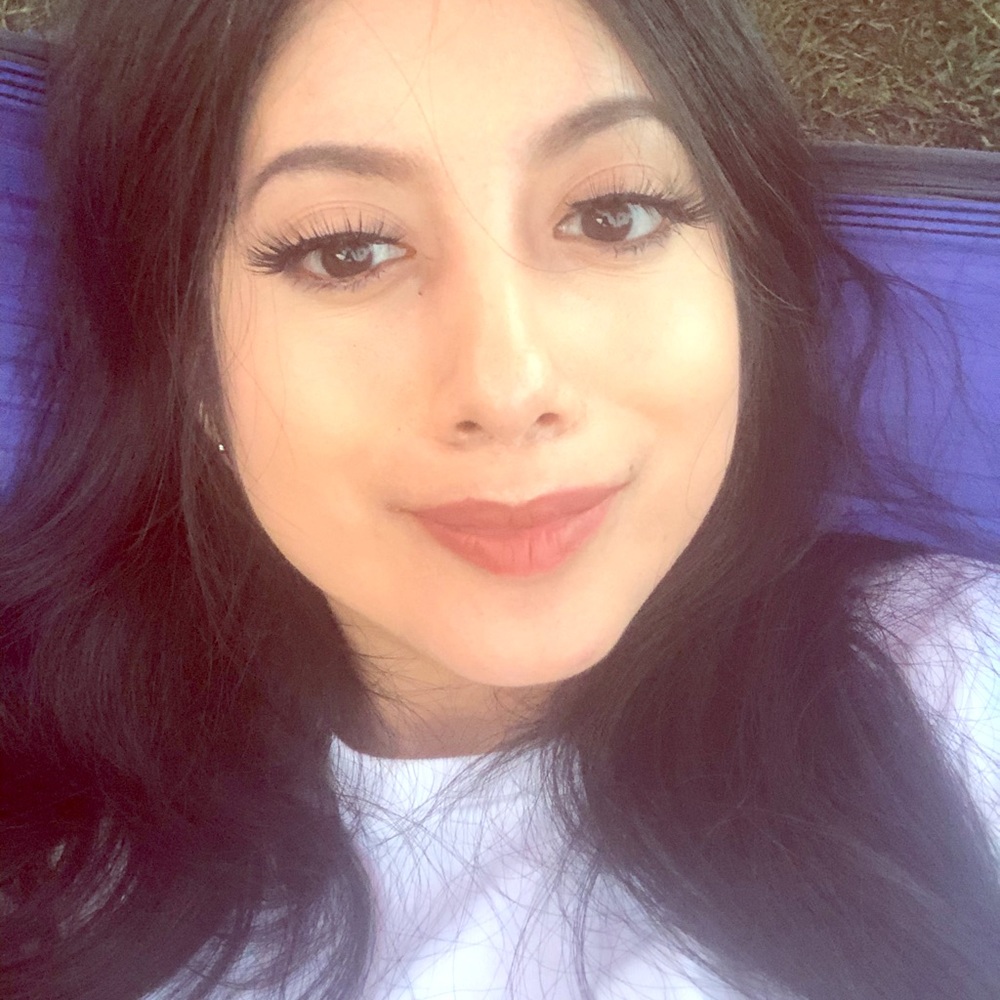 Meet your Posher, Ana